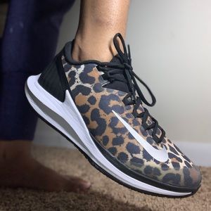 Nike Court Air Zoom Cheetah Print - size 9